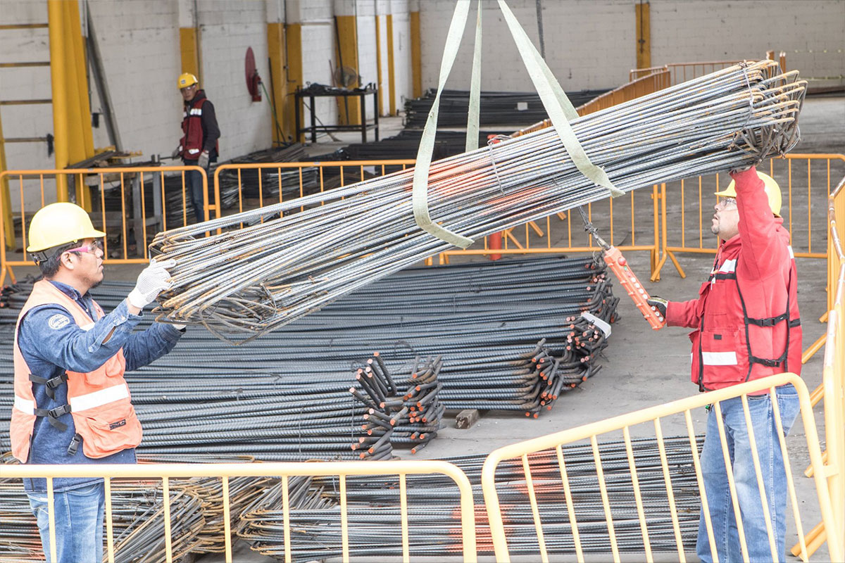 Construcción de obra civil Maniobras en patio